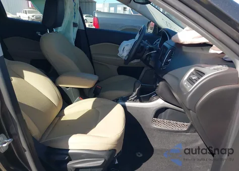 2019 Jeep Compass Sport Fwd z USA, uszkodzony, nr VIN 3C4NJCAB8KT809675